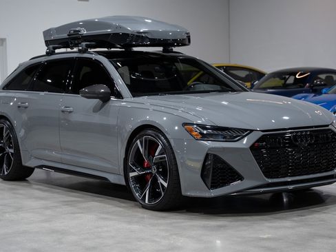 Used 2022 Audi RS 6 4.0T quattro Avant w/ Carbon Optic Package image 14