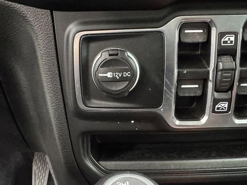 Used 2023 Jeep Gladiator Willys image 30