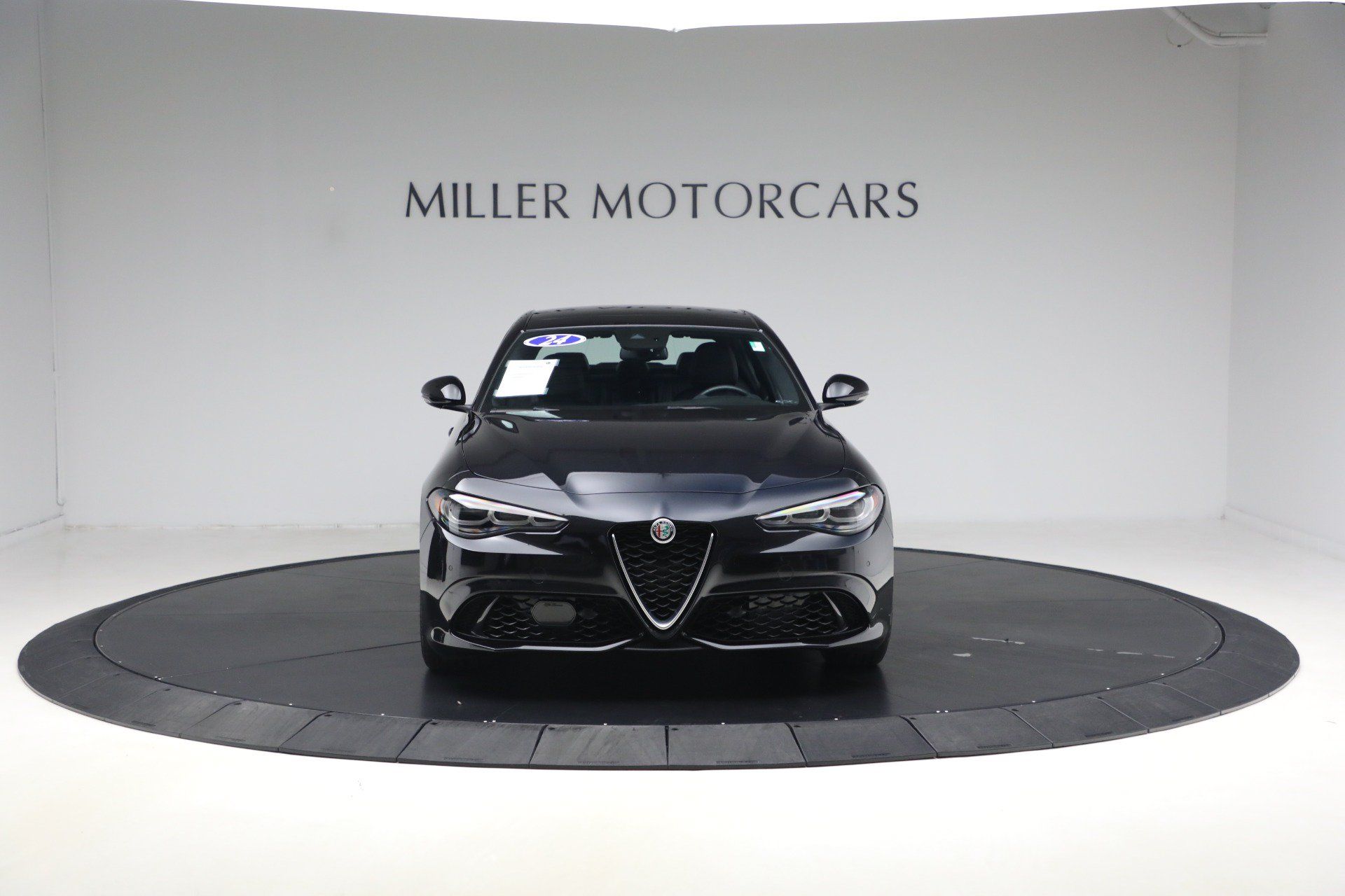 Used 2024 Alfa Romeo Giulia Ti AWD/4WD image 14
