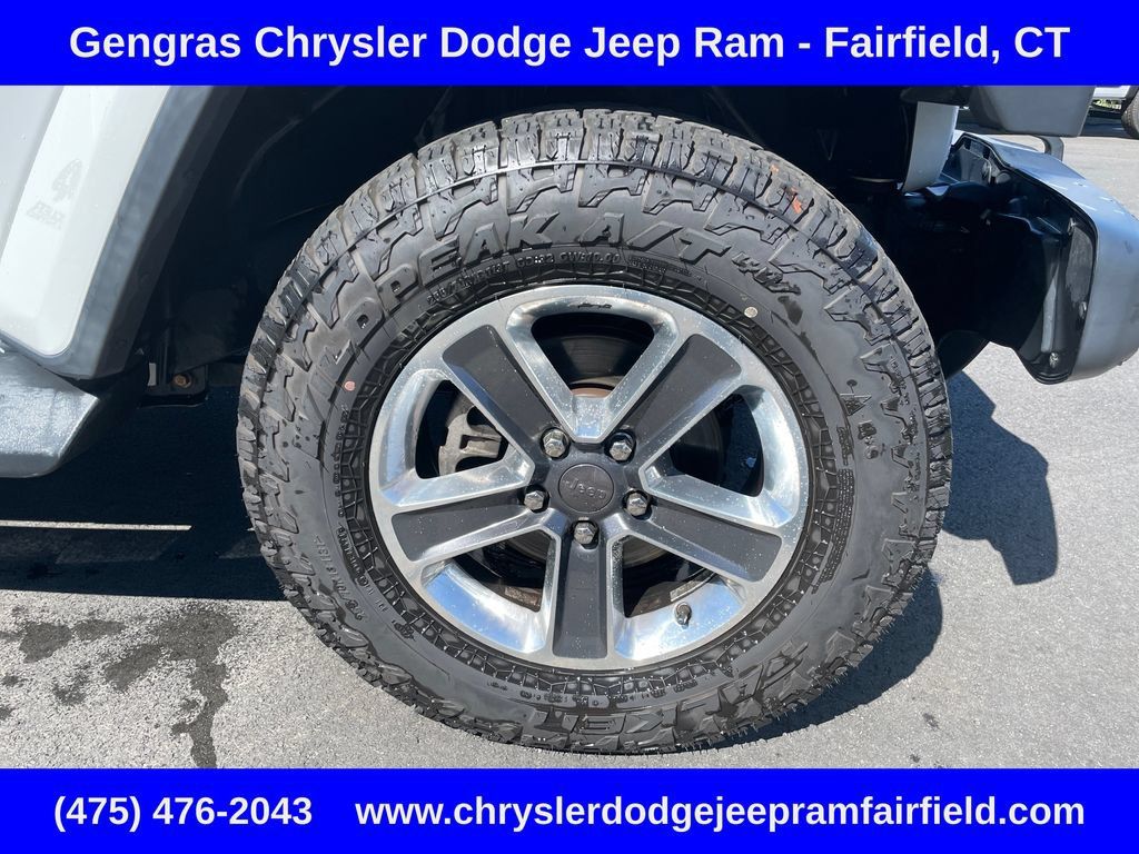 Used 2019 Jeep Wrangler Unlimited Sahara AWD/4WD image 9