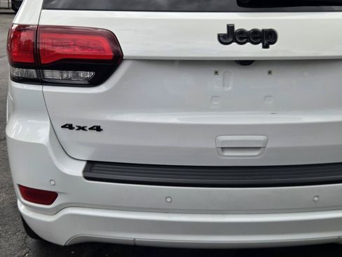 Used 2020 Jeep Grand Cherokee Altitude AWD/4WD image 34