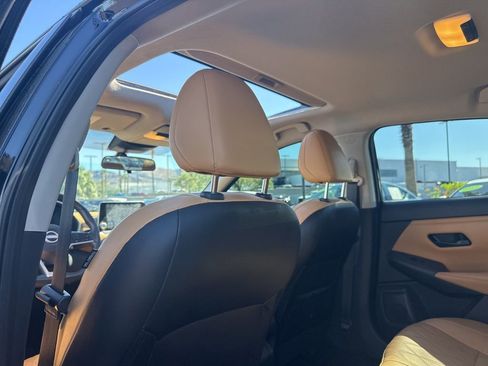 Used 2024 Nissan Sentra SV w/ SV Premium Package image 20