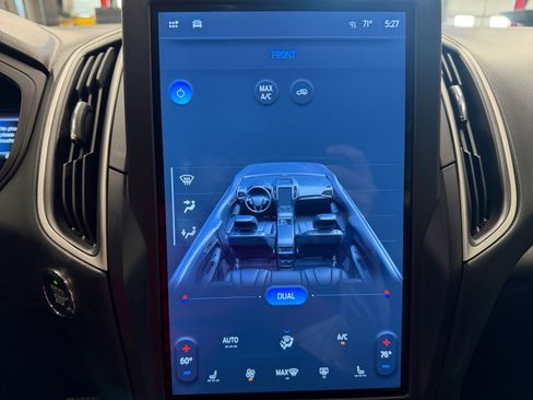 Used 2024 Ford Edge SEL w/ Convenience Package image 18