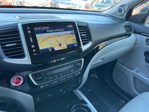 Used 2017 Honda Pilot Touring image 30