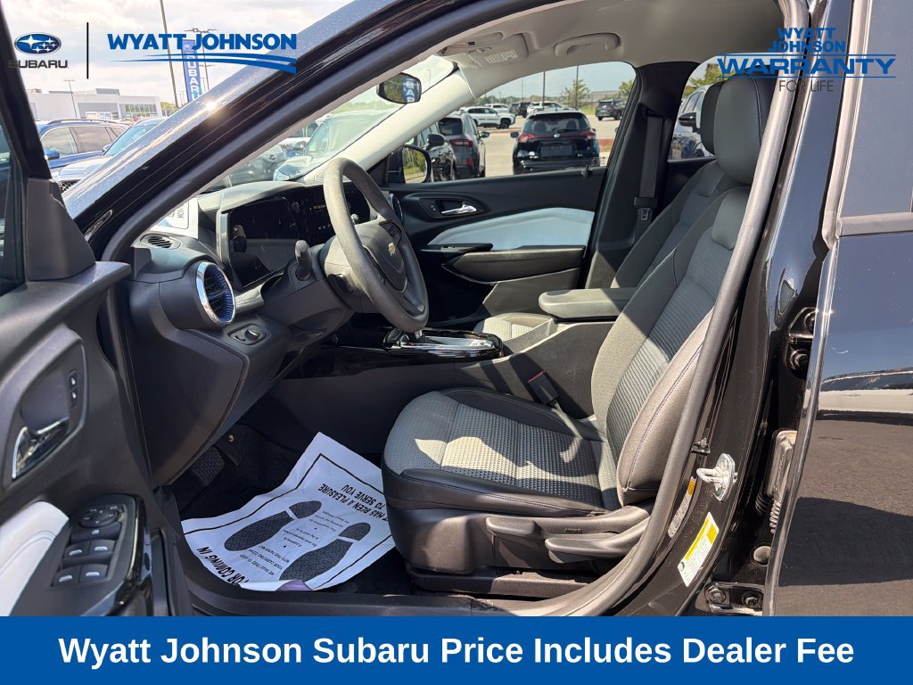 Used 2024 Chevrolet Trax LT FWD image 19