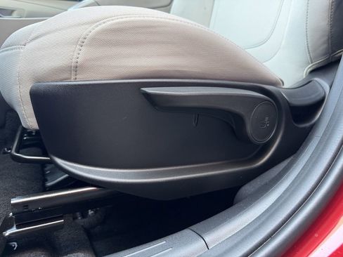 New 2026 Hyundai Tucson SE image 23