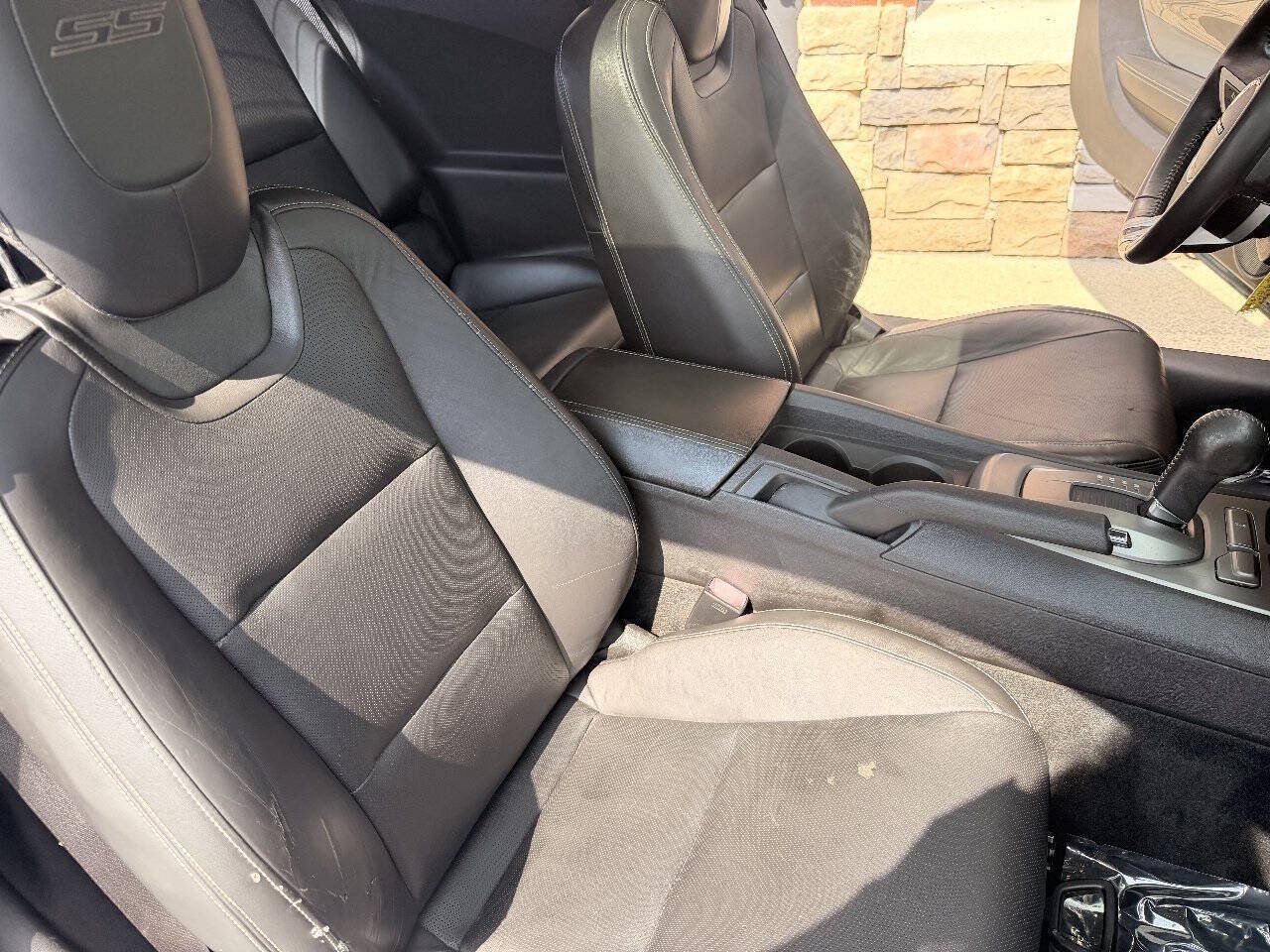 Used 2010 Chevrolet Camaro SS RWD image 15