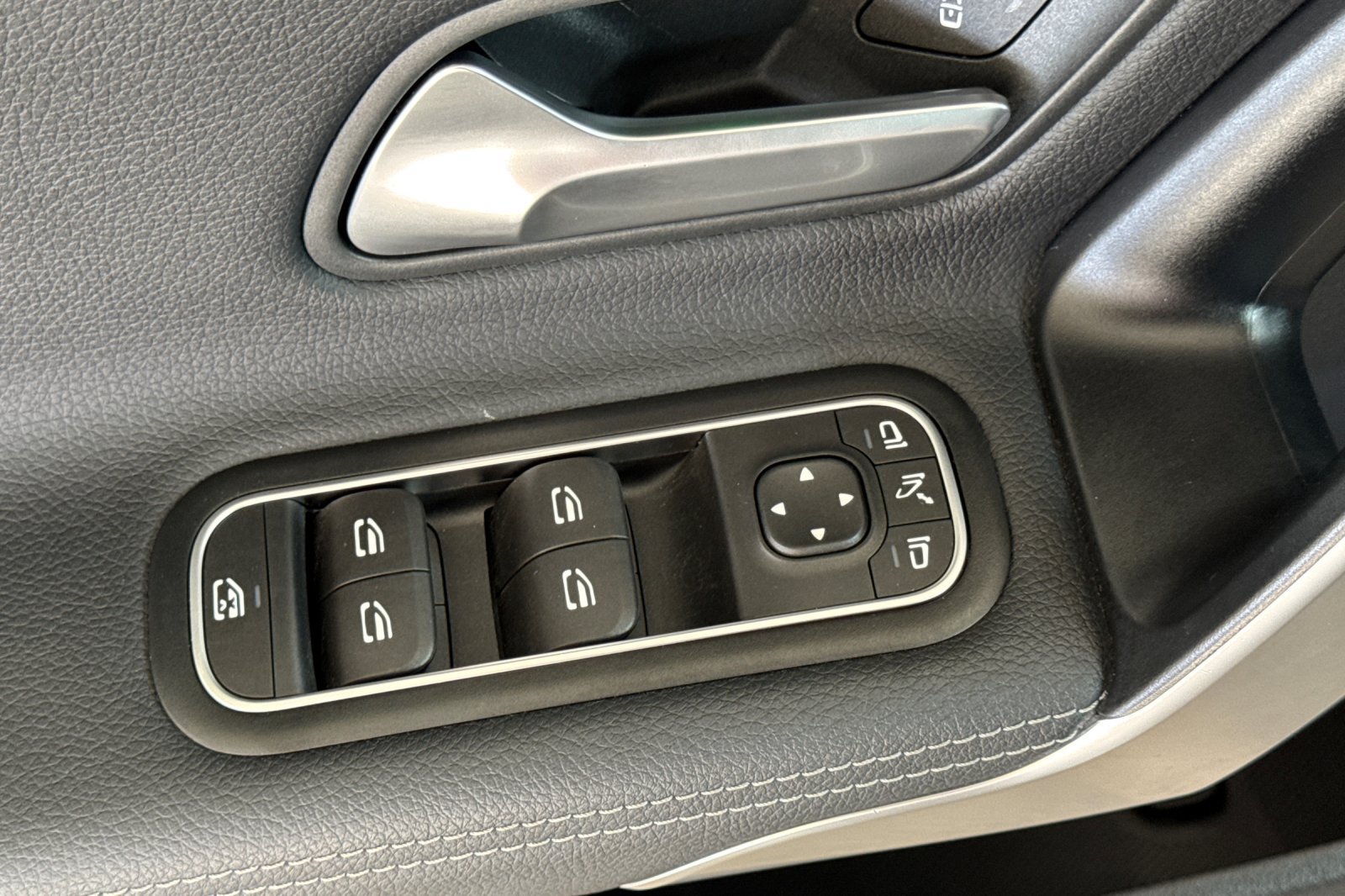 Certified 2024 Mercedes-Benz CLA 250 4MATIC image 12