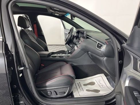 Used 2023 Genesis G70 3.3T w/ Sport Advanced Package image 41