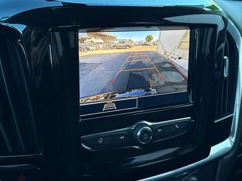 Used 2020 Chevrolet Traverse LT w/ LPO, Black Accent Package image 23