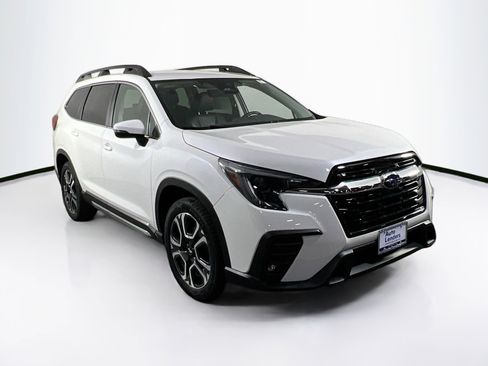 Used 2023 Subaru Ascent Limited image 3