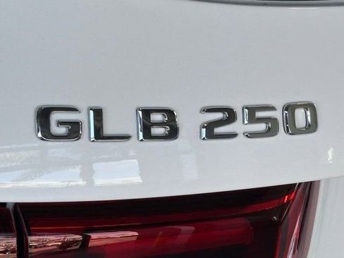 New 2026 Mercedes-Benz GLB 250 4MATIC image 6