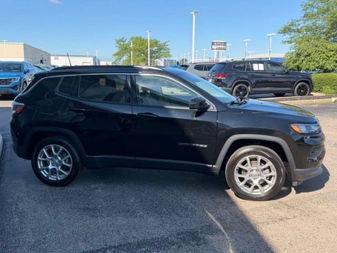 Used 2022 Jeep Compass Latitude AWD/4WD image 8