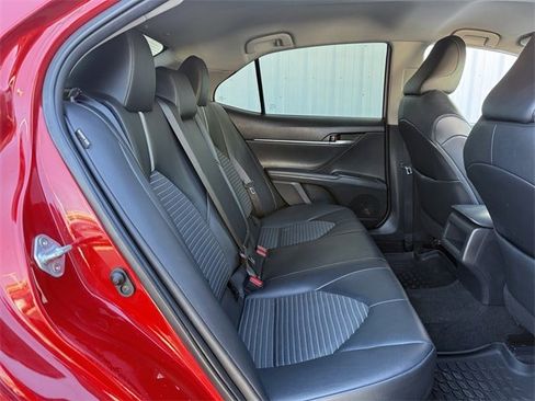 Used 2021 Toyota Camry SE image 28