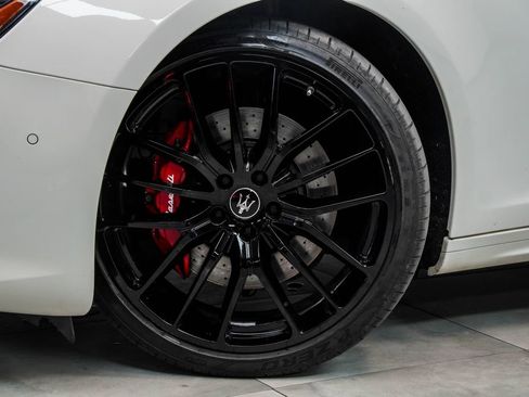 Used 2022 Maserati Ghibli Modena RWD image 3