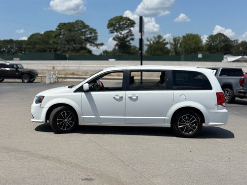Used 2019 Dodge Grand Caravan GT FWD image 4