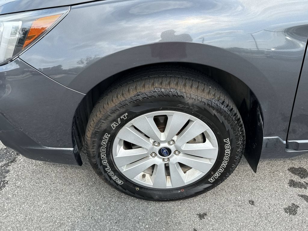 Used 2019 Subaru Outback 2.5i Premium AWD/4WD image 16