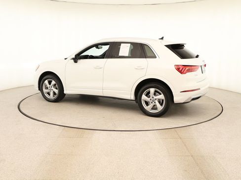 Used 2020 Audi Q3 2.0T Premium w/ Convenience Package AWD/4WD image 3