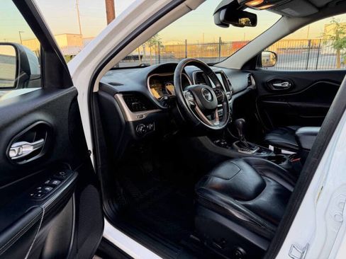 Used 2016 Jeep Cherokee Limited image 9