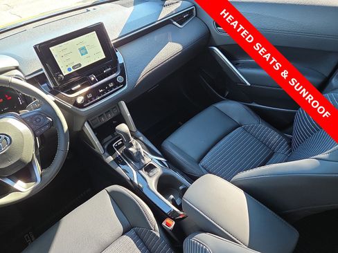 Used 2025 Toyota Corolla Cross AWD Hybrid image 12