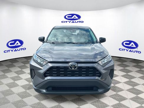 Used 2022 Toyota RAV4 LE AWD/4WD image 10