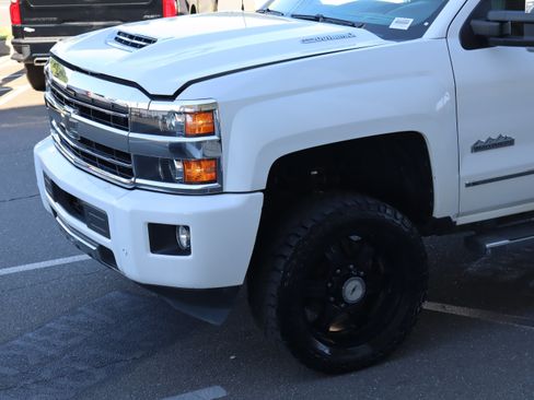 Used 2019 Chevrolet Silverado 2500 High Country w/ Duramax Plus Package AWD/4WD image 7