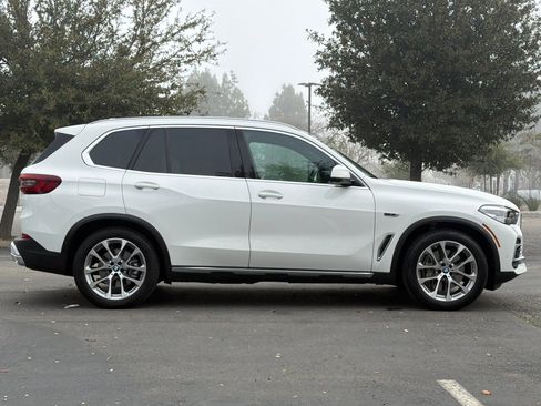 Used 2023 BMW X5 xDrive45e w/ Climate Comfort Package image 3