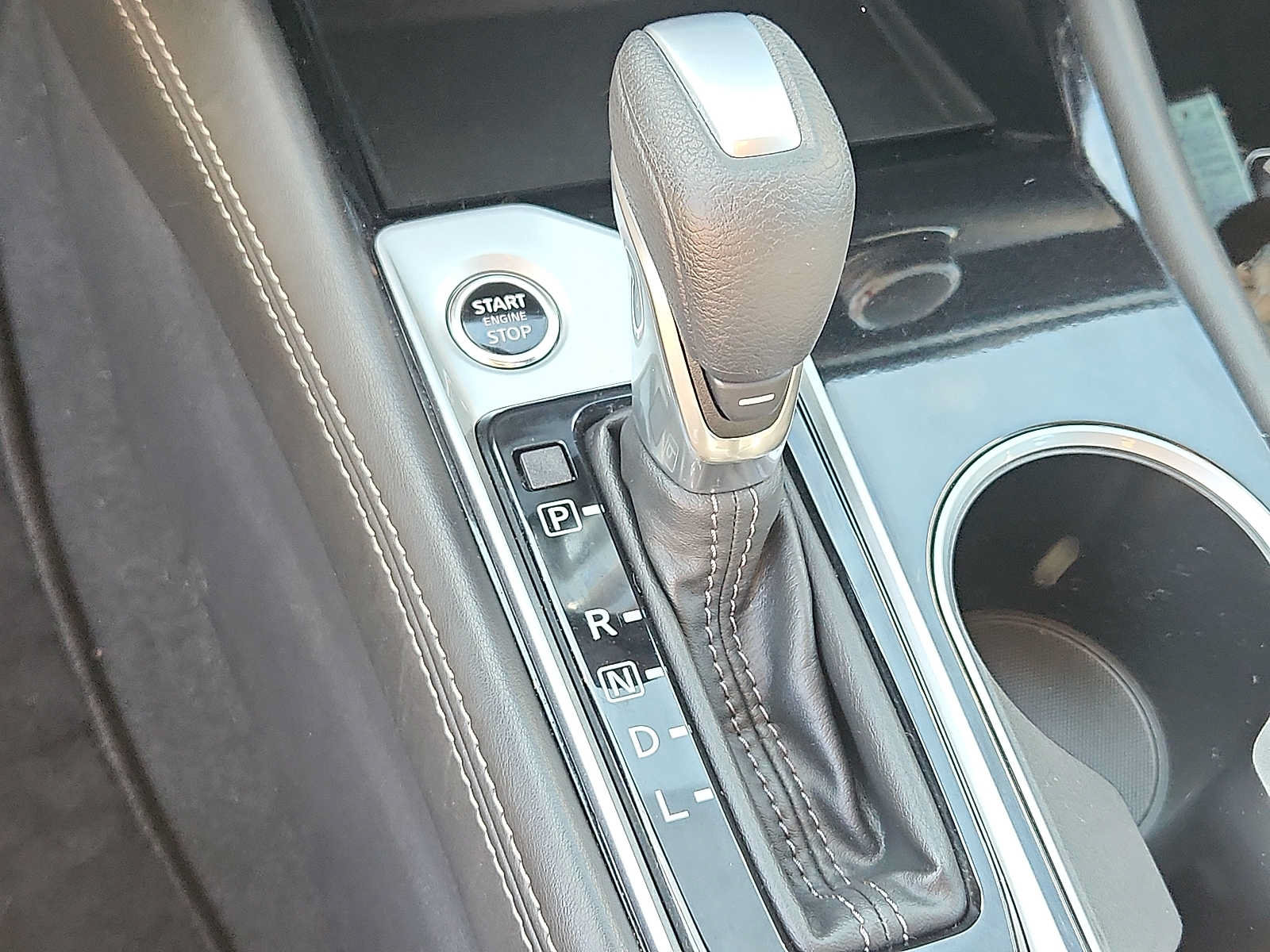 Used 2023 Nissan Altima 2.5 SV AWD/4WD image 14