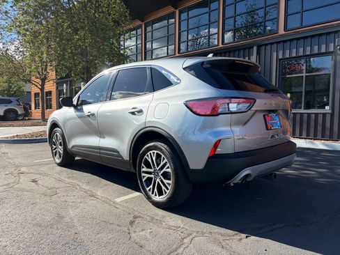 Used 2022 Ford Escape SEL AWD/4WD image 3