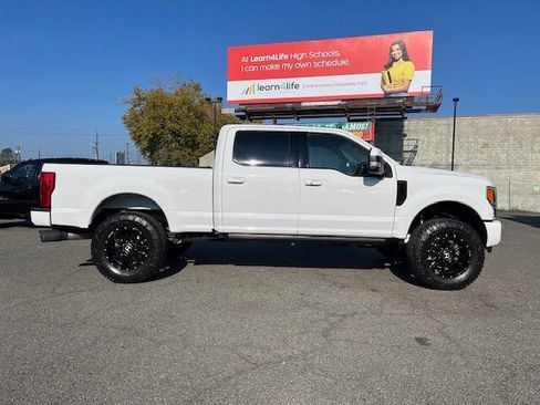 Used 2019 Ford F250 Lariat w/ Lariat Ultimate Package image 8