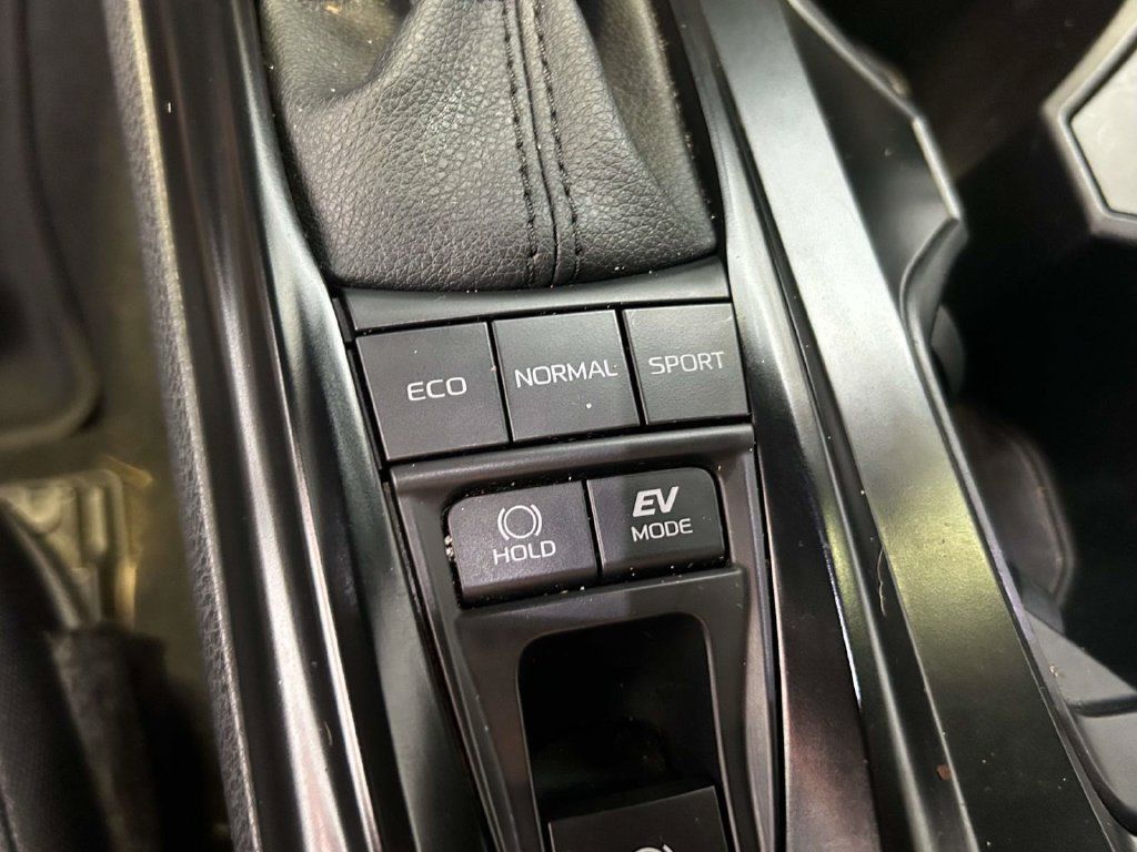 Used 2025 Toyota Camry SE FWD image 22