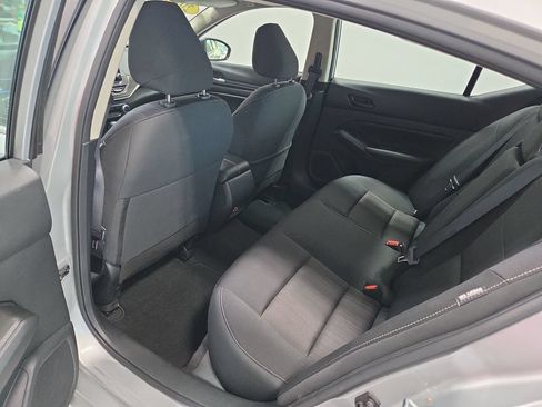 Used 2024 Nissan Altima 2.5 SV FWD image 24