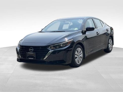 Certified 2025 Nissan Sentra S FWD image 2