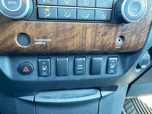 Used 2008 Nissan Titan LE w/ Tow Pkg image 19