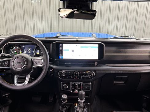 Used 2024 Jeep Wrangler Unlimited Sahara w/ Technology Group AWD/4WD image 45