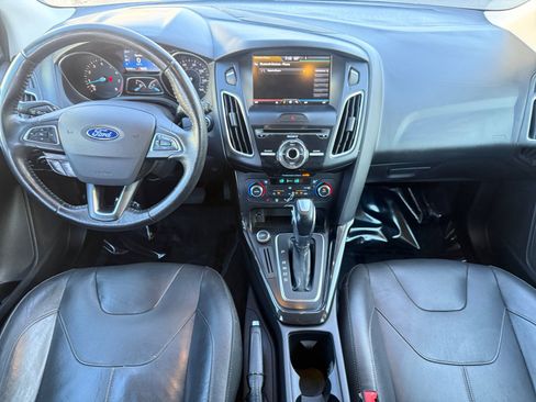 Used 2015 Ford Focus Titanium w/ Titanium Technology Package FWD image 22