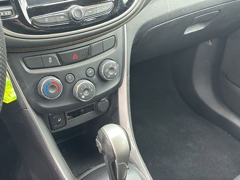 Used 2017 Chevrolet Trax LT image 20