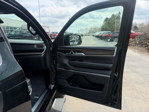 Certified 2022 Jeep Grand Wagoneer Series II AWD/4WD image 61