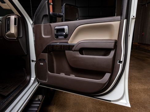 Used 2016 GMC Sierra 2500 Denali w/ Duramax Plus Package image 32