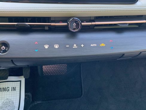 Certified 2024 Nissan Ariya AWD image 32
