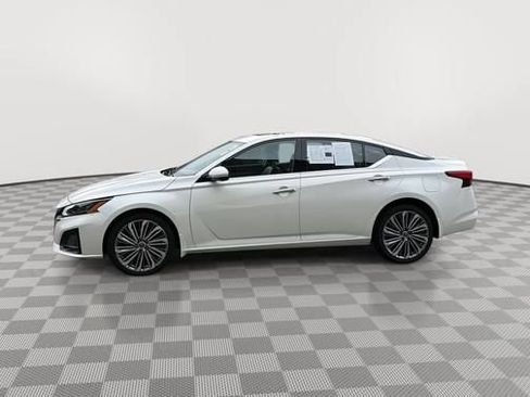 Used 2023 Nissan Altima 2.5 SL AWD/4WD image 6
