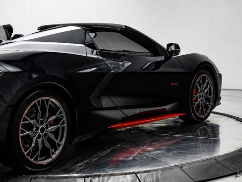 Used 2023 Chevrolet Corvette Stingray Premium Conv w/ Z51 Performance Package image 21