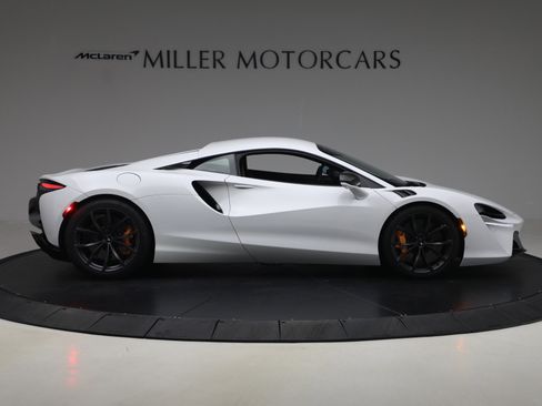 Used 2023 McLaren Artura RWD image 9
