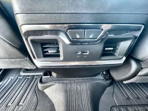 New 2026 GMC Sierra 1500 SLT image 23