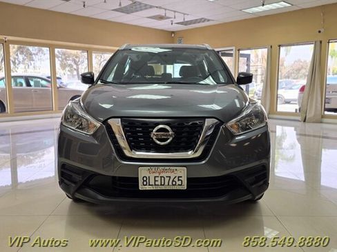 Used 2019 Nissan Kicks S FWD image 8
