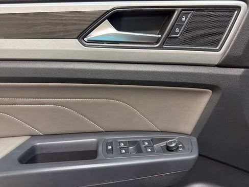 Certified 2021 Volkswagen Atlas SE image 12