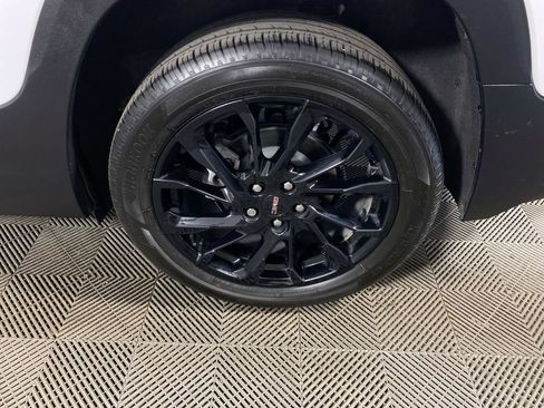 Certified 2024 GMC Terrain SLT w/ Elevation Edition FWD image 10