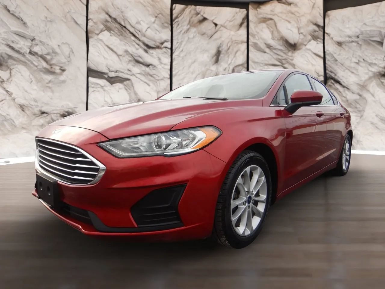 Used 2019 Ford Fusion SE FWD image 1