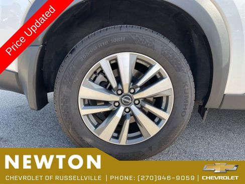 Used 2025 Nissan Pathfinder SL AWD/4WD image 58