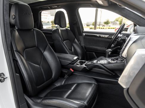 Certified 2017 Porsche Cayenne GTS AWD/4WD image 46